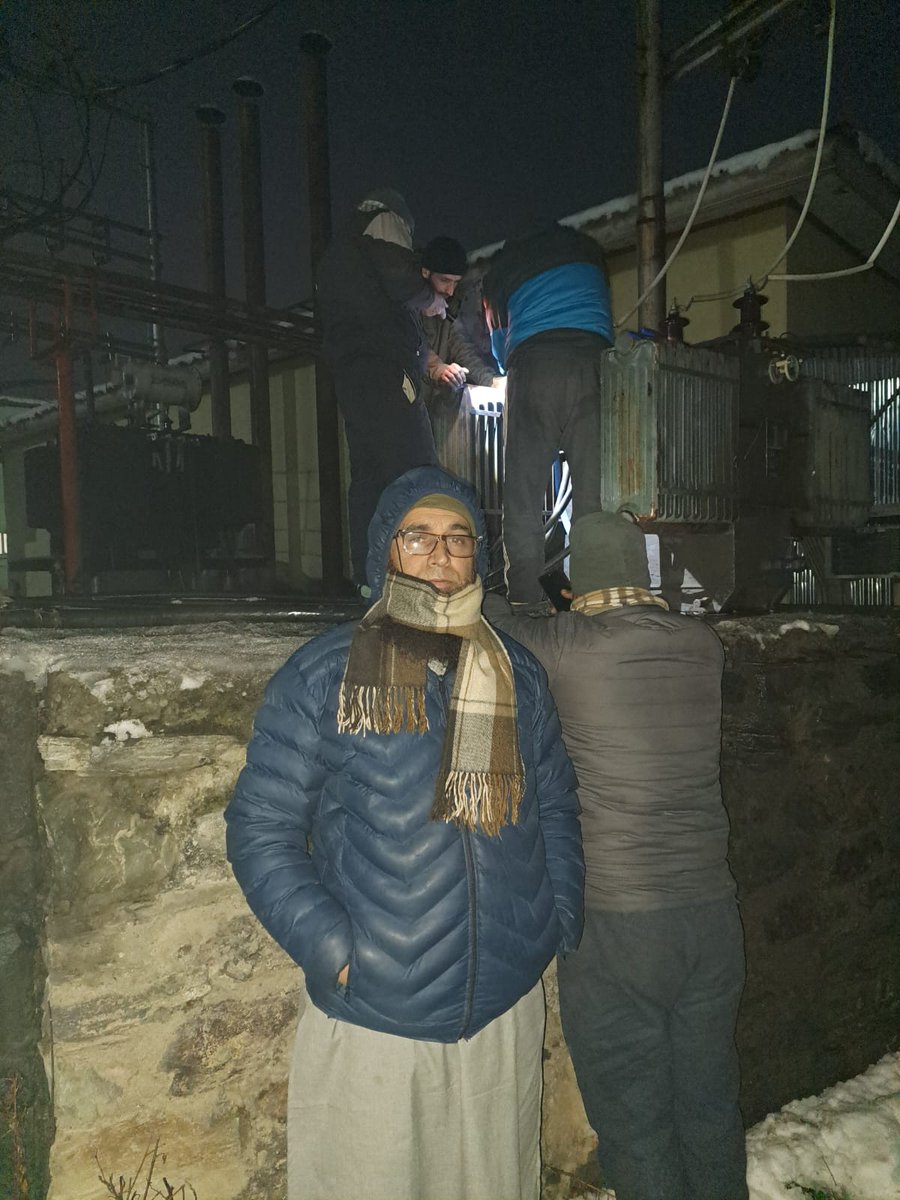 DCBaramulla's tweet photo. #Powersupply to the Boys  Hostel, #GMCBaramulla, has been successfully restored with the replacement of the damaged 400kVA Distribution Transformer by @JKPDCL. Uninterrupted facilities for students are now ensured.@OfficeOfLGJandK
@OmarAbdullah
@DullooAtal @diprjk
@mingasherpa https://t.co/02JbhNgukJ