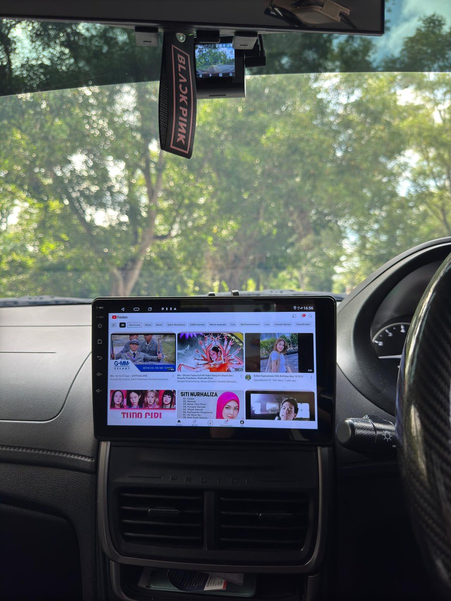 zalyazahari's tweet photo. Android Player 

Dah 2 tahun 3 bulan pakai. Still well function and puas hati spend 1k + untuk dia saja. Tak payah guna phone dah tengok maps. Boleh download Spotify and YouTube dll macam phone kita jugak. 

https://t.co/Amjm6qM7B7 https://t.co/NtCAAbKkqR