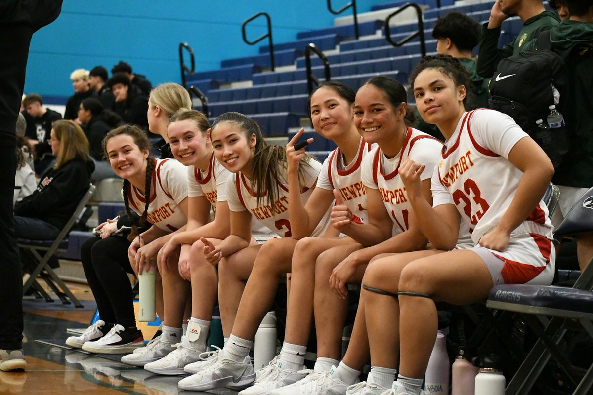 51-26 v Kentlake. The 3ball was elusive but Knights capitalized on transition O &amp; boards. Polo led 22-7-3-3-1. DeLeon put in work 10-5-3-4-1. Veetutu clutch 6-9-0-2-1. Ketchum led asts w close dbl dbl 4-9-10-3-1. Tat &amp; Knopf solid performances w reserve players finishing the job!