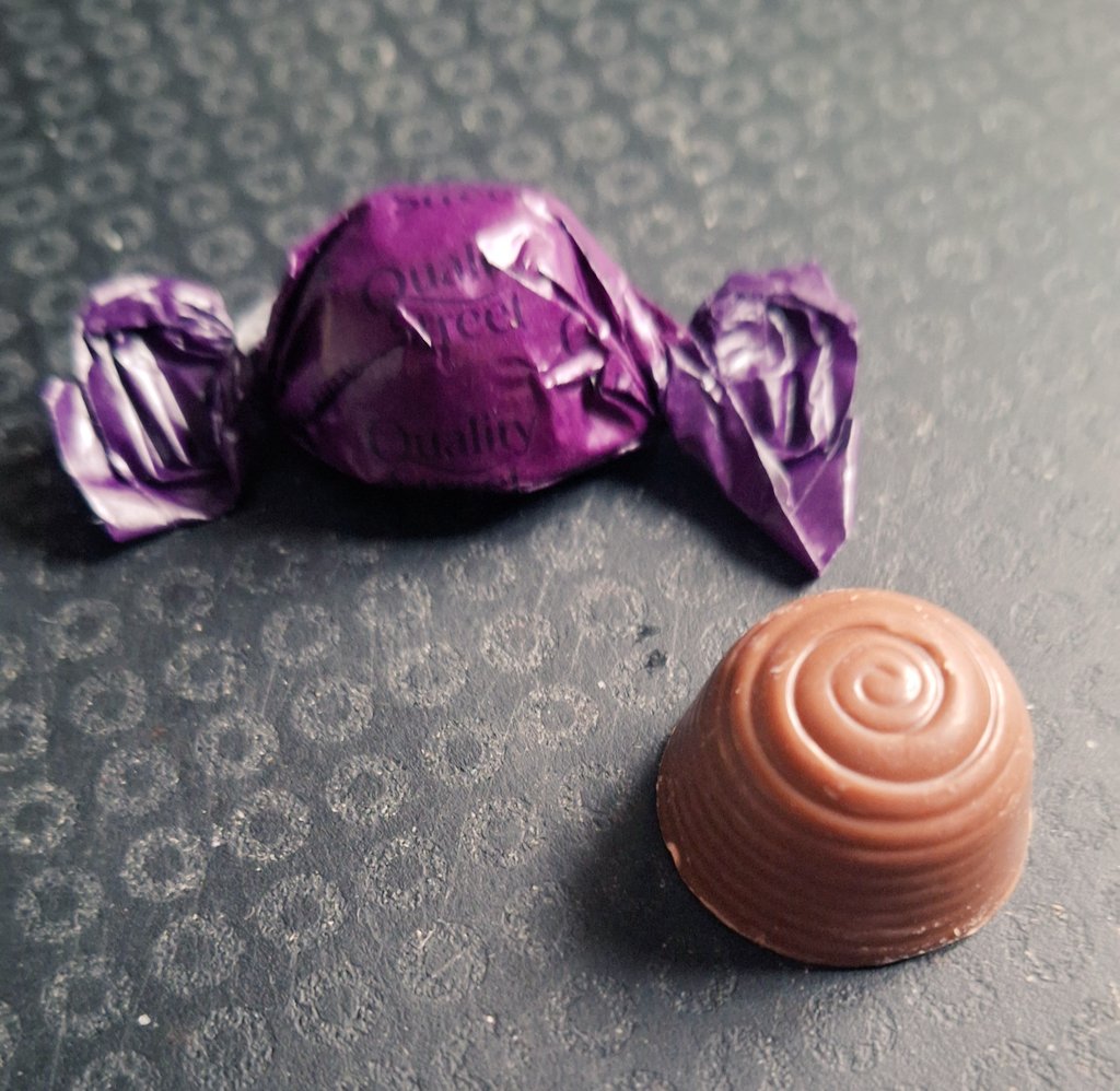 Matts_Tweeting's tweet image. well @QualityStreetUK have ruined #ThePurpleOne. 
WTF #shrinkflation is this?! #QualitySreet