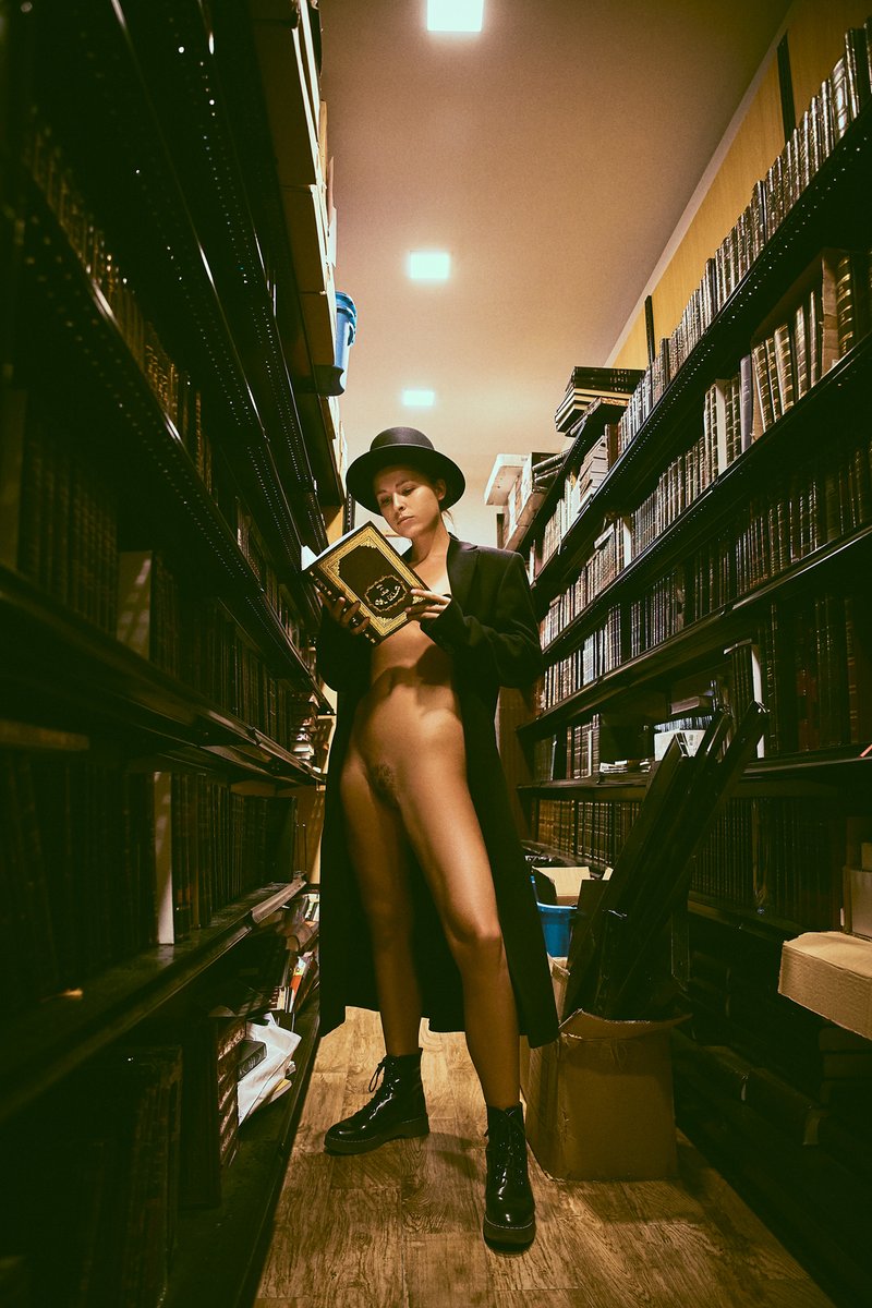 Tuautemmightred's tweet photo. Llamamiento Nemonemético a los Iniciados de la Causa, a los Veteranos de Yardley Gobion, y a los Últimos Románticos de las Bibliotecas del Crepúsculo.

Esto de abajo es un enlace sustancioso:
https://t.co/9f2ahlmhum

Me lo agradecerán. O no. https://t.co/d0Gj6ldgNQ