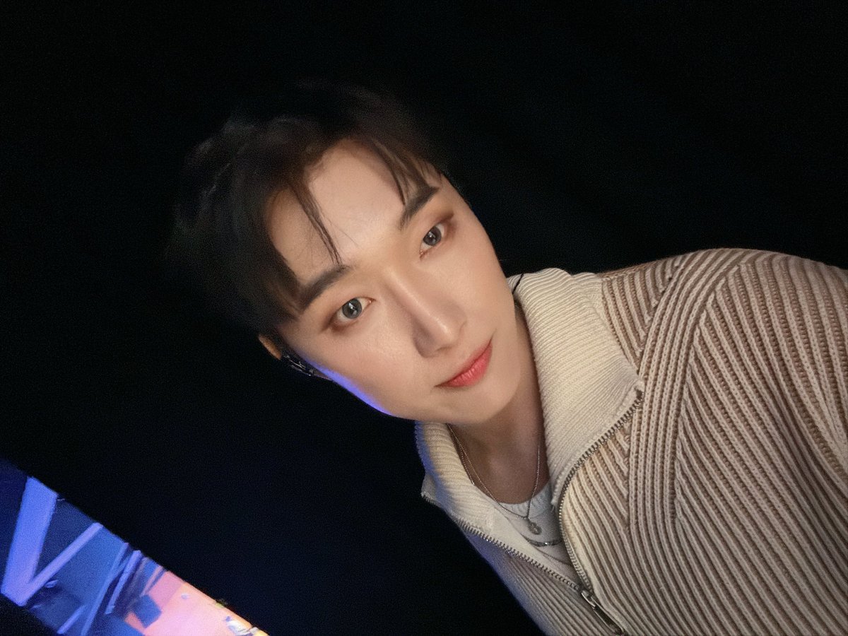 OmegaX_members's tweet photo. [#OX]

연말을 함께🫶

#OMEGA_X #오메가엑스
#재한 #JAEHAN https://t.co/Z2tcab5DWf