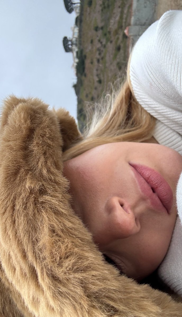 ᅠ

        ♡゙     ﹨  𝒔tory.
              ، 𓂃  últimos días del año...: 🤍
         ⎯⎯⎯⎯⎯⎯  ✉︎  ⎯⎯⎯⎯⎯⎯
ᅠ