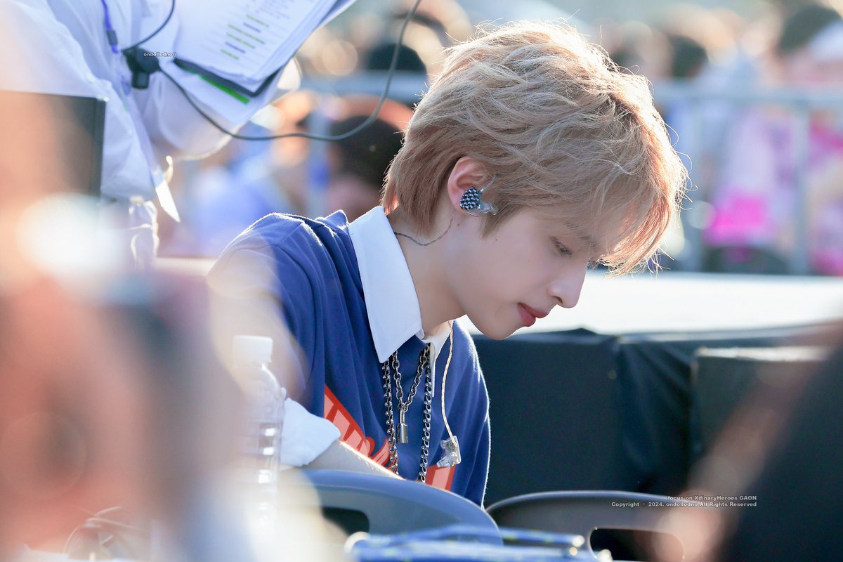 이렇게 생긴 남자가 크리스마스이브 때 버블로 미카엘 복귀해야겠다고 말한거 ㅈㅉ 구라같다