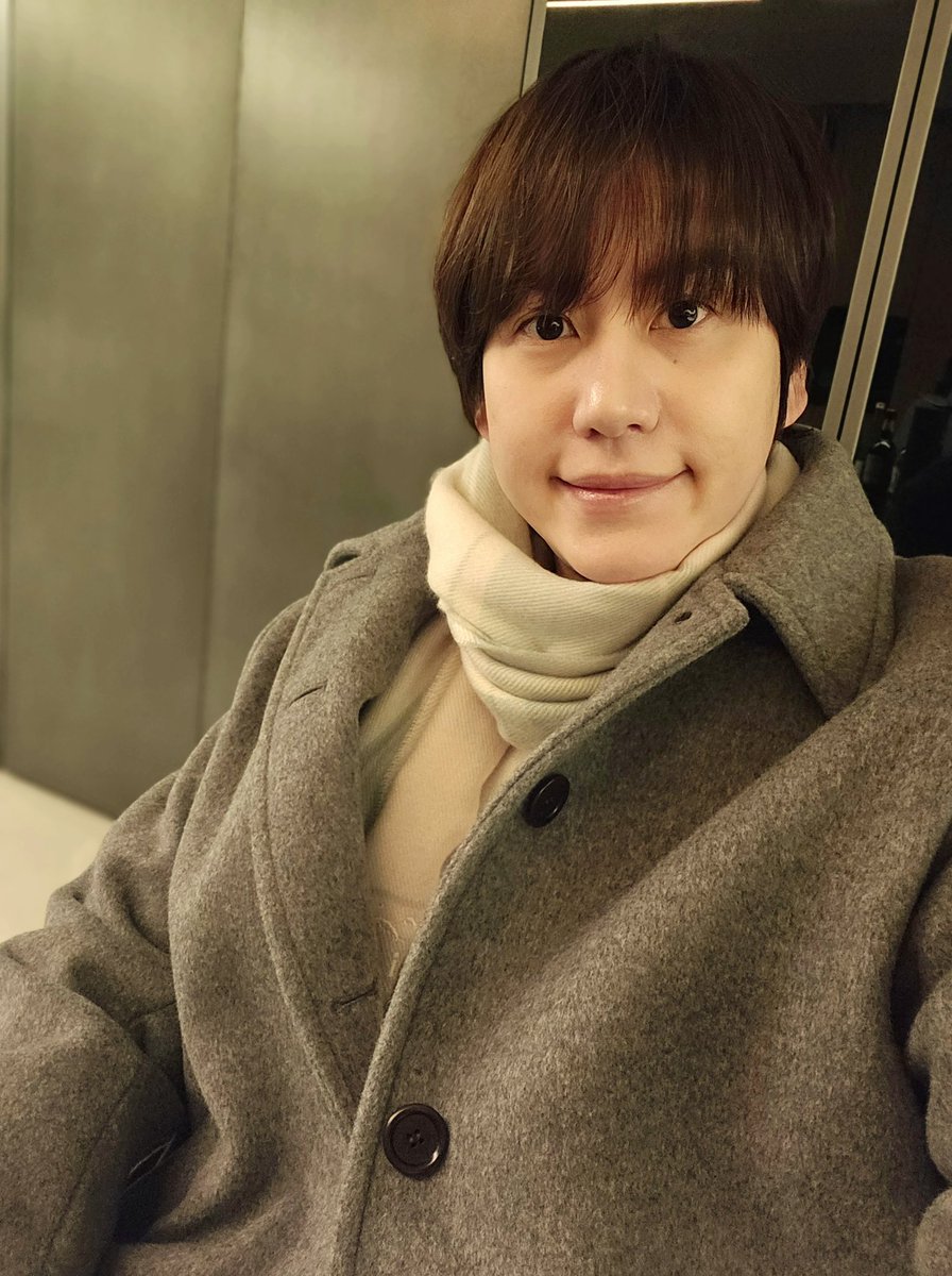 elfshwl23's tweet photo. #KYUHYUN 💜via weverse Dm https://t.co/fccCLX4OTM