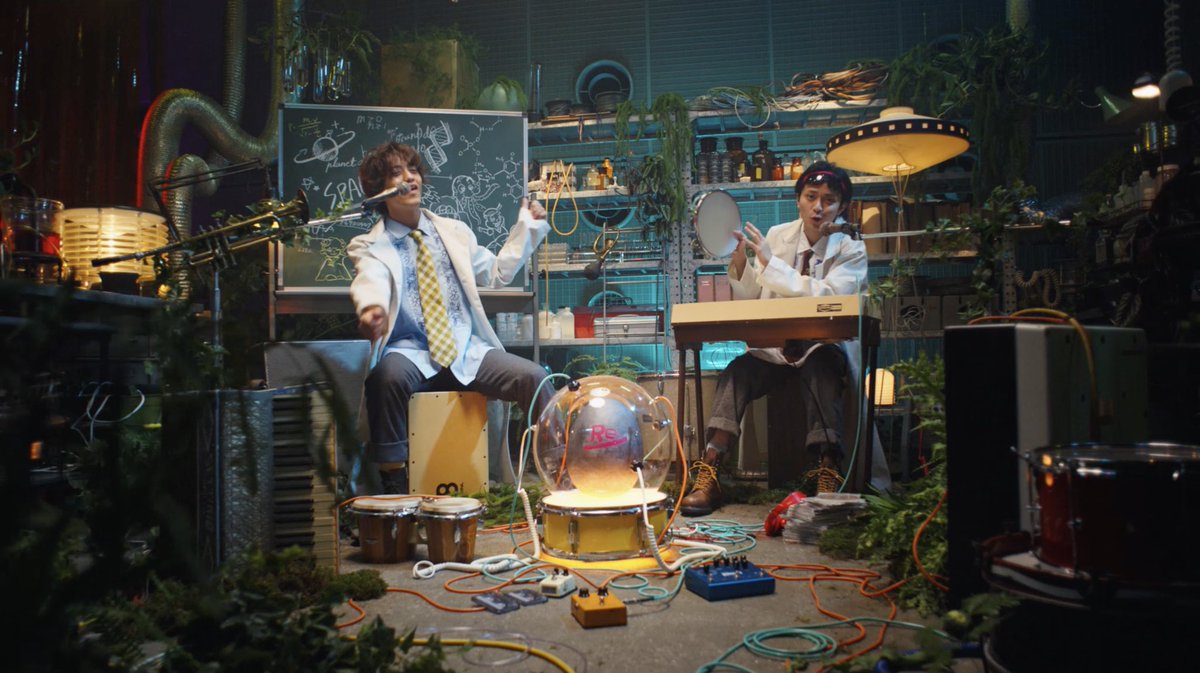 dopamint__'s tweet photo. King &amp; Prince「WOW」MV美術担当させていただきました🚀

PLANET AGEの仲間たちも飛び出る、ハイパワーだけどピースフルな世界観！☺️❤️‍🔥
準備から撮影までずっとワクワクでした！
アニメーションも最高だし何より曲が最高🎧

https://t.co/ntPv6RCtZI

#KingandPrince 
#KP_WOW
#ReERA https://t.co/LUcvGU6TWJ