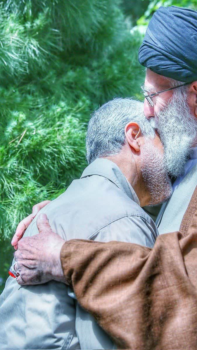 majazi_golestan's tweet photo. #مثل_قاسم دنیا بخود ندید ....
#سرباز https://t.co/HrdaAV52mz