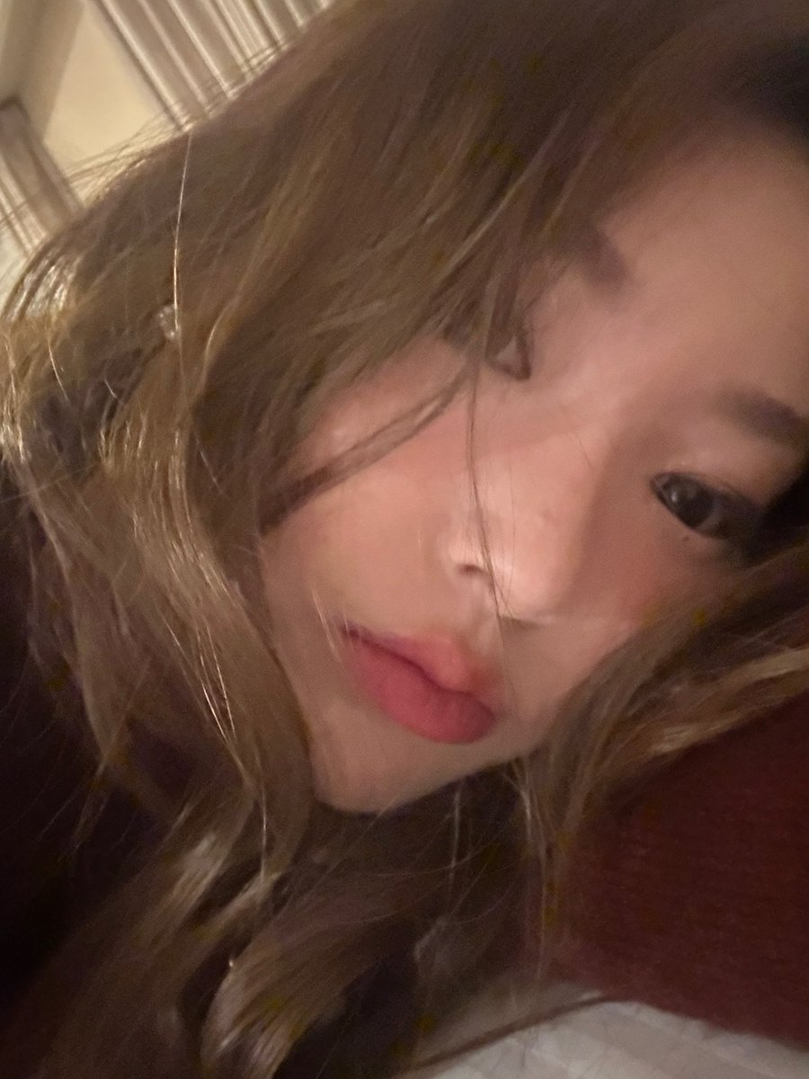 📩 |  #YOONCHAE Weverse Update

281224 Weverse DM  
 
#KATSEYE #HYBEXGEFFEN
