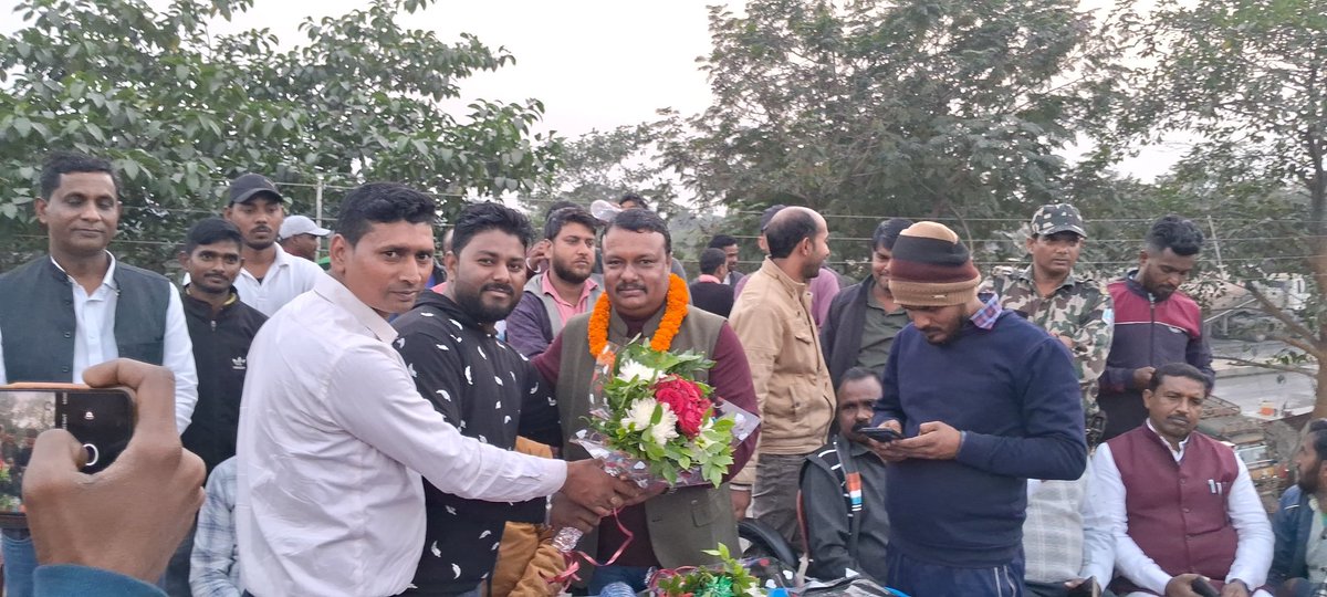 amityadavmla's tweet photo. बरकट्ठा विधानसभा से तीसरी बार शानदार जीत हासिल करने के पश्चात पहली बार जयनगर प्रखंड के केटीपीएस फोरलेन चौक पर जाना हुआ। जहां कार्यकर्ताओं ने माल्यार्पण कर तथा बुके भेंटकर स्वागत किया। 
  इसके लिए आप सबों का आभार.. ये जीत बरकट्ठा विधानसभा क्षेत्र की जनता को समर्पित है, 1/4 https://t.co/tP66xLqWmg
