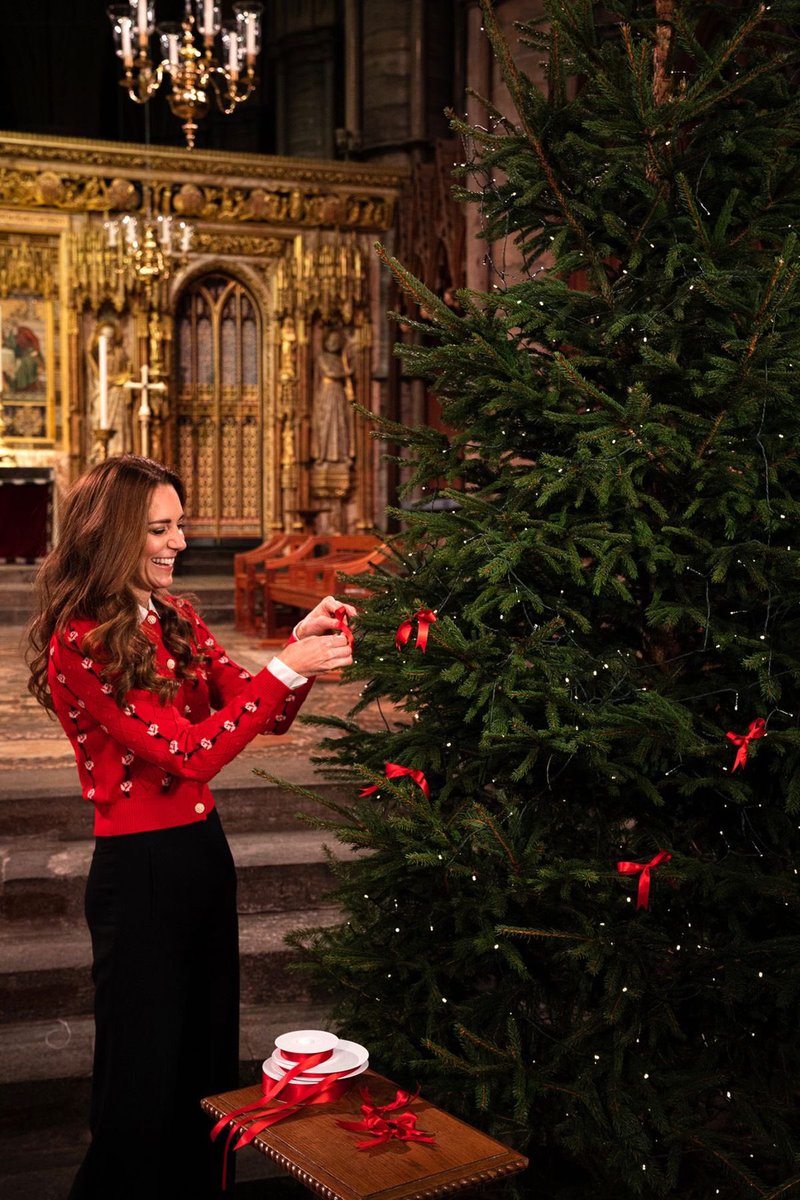 KateMiddle74286's tweet photo. Thanks for the support and care you have always given me. May this festive season strengthen our friendship so it can endure any difficulty life throws at us! 
#Christmas2024 https://t.co/m2EzEVhFTa