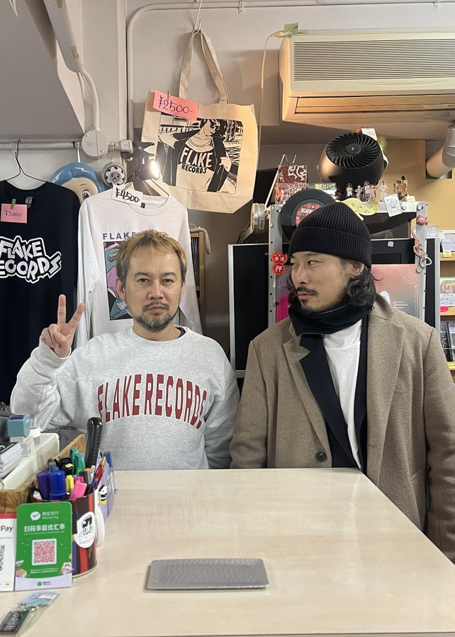 DAWA_FLAKE's tweet photo. 絶好調追加到着！
貴重な川﨑昭手書きポップも掲示！
一部店舗限定販売！
前作から約6年半ぶり！新メンバー加入で新体制となっての初のアルバム！ 
MOUSE ON THE KEYS / MIDNIGHT / CD / ￥2,750 https://t.co/PHcZqUeim7 https://t.co/RZaVBc5EXO
