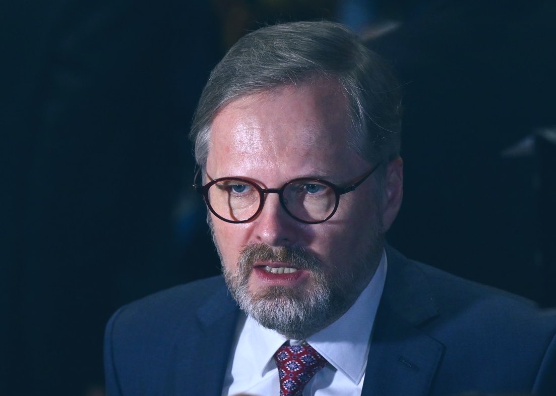 Pane <a href="/P_Fiala/">Petr Fiala</a> !
Příští rok nás čekají nejdůležitější volby od vzniku 🇨🇿 !
Jelikož jste ve všem selhal,
z Česka udělal 🇺🇦 a celou dobu funkce
urážel drtivou většinu národa; nebudu vás volit.
Kdyby ano, nemohl bych se ráno podívat do zrcadla.