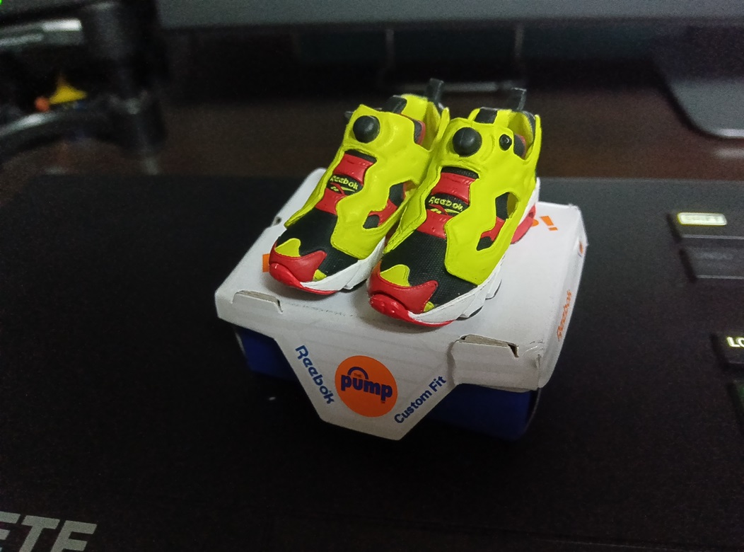 ポンプフューリーのガチャをついに見つけた。
昔履いてたシトロンが本気で欲しくて5回目で見事当てたんだけど目当ての物が出た瞬間って時が止まるのね（笑）
しかしホント精巧に出来てる。