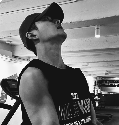 EBOYMATTHEW's tweet photo. #JSEPH from #KARD 🖤 https://t.co/1lBVpRK4dr