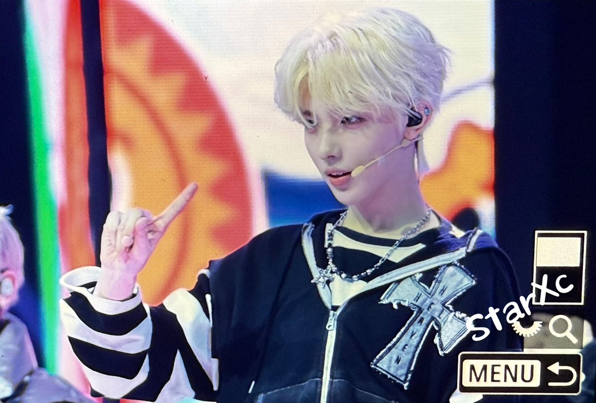 starxc0830's tweet photo. ▶︎𝟐𝟒𝟏𝟐𝟐𝟖

𝐏𝐑𝐄𝐕𝐈𝐄𝐖 파이널 공연

신처체크 ♡

#신처 #新澈
#iQIYI #StarlightBoys 
#스타라이트보이즈 #星光闪耀的少年 https://t.co/xLxKs5m0eK