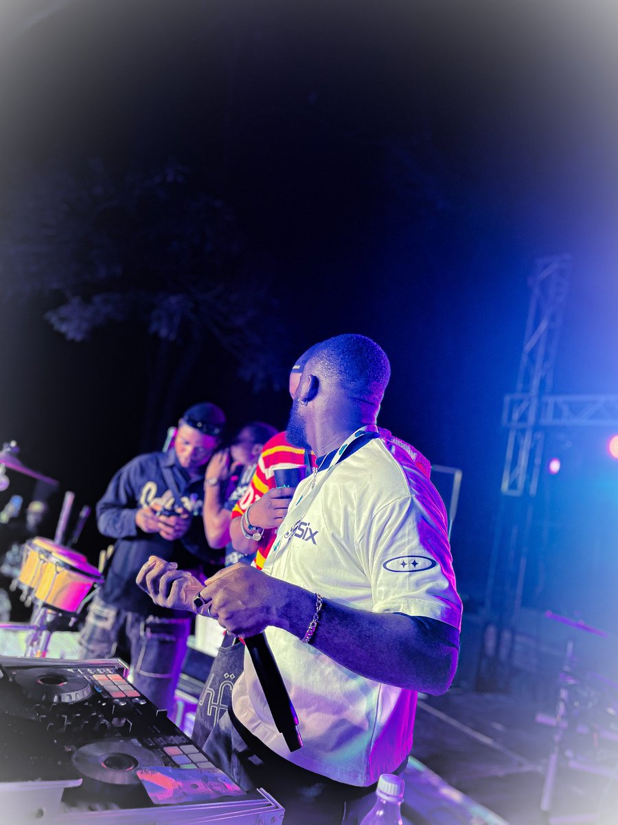 dblsix_'s tweet photo. Super star dj, DJ RABZ! 

A star✨. https://t.co/gFB2qoCGh3