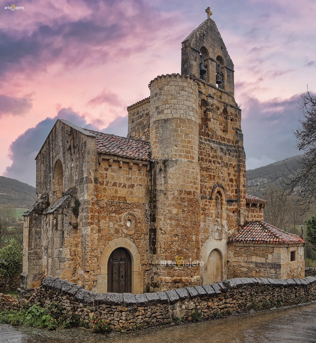 La iglesia de San Salvador de Escaño, situada en Las Merindades, podría ser el templo más antiguo del abundante románico que encontramos en la provincia de Burgos. Una inscripción data la construcción en el año 1088
#FelizSabado #BuenosDias #photography