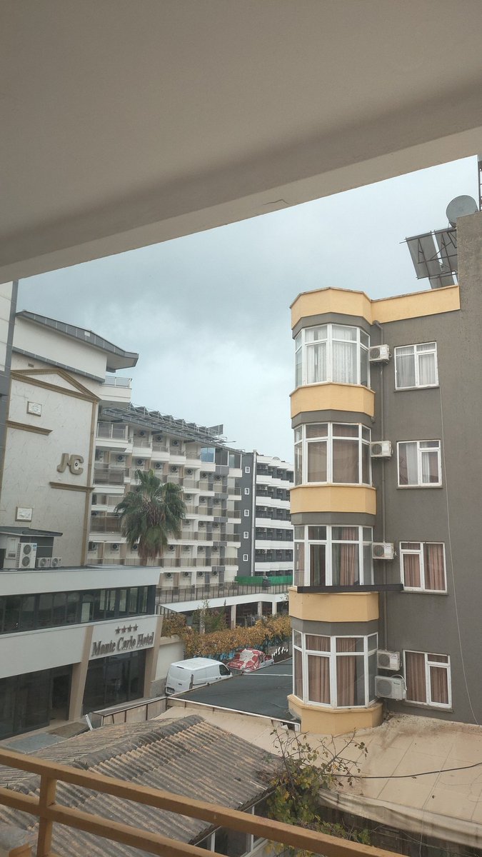 Yağmur bulutları geliyordu