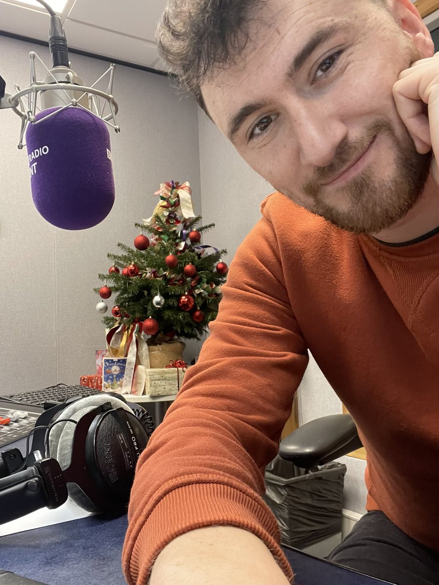 StephenDFBrown's tweet photo. On the radio 10-2pm  👋🏻

Looking ahead to 2025.. talking with @slideoasis about the reunion tour, @podwomensrugby about the World Cup &amp; MORE!

@BBCRadioKent / @BBCSurrey / @BBCSussex

 https://t.co/RGl7ew4Fv6 https://t.co/LsY01MwlE0