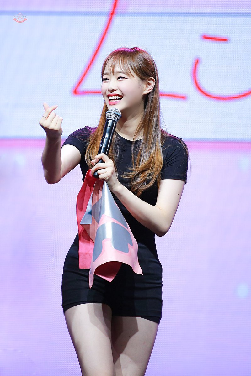 sogat1203's tweet photo. #7YearsWithChuu
지우야 데뷔 7주년 축하해!! https://t.co/xVCU8qZE5W