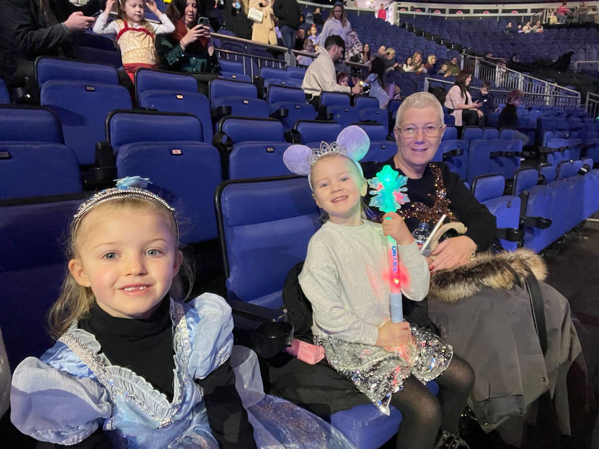 leannecoote's tweet photo. #disneyonice https://t.co/IgU0Jbw7Ap