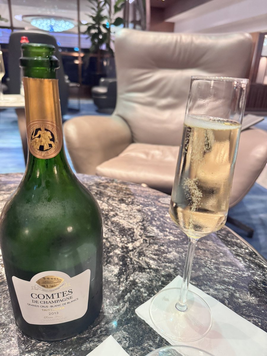Nisheel (@nisheelp) on Twitter photo World class tarmac views😍 and top champagne🍾at one of the world’s best airlines can mean only one thing.
Hello <a href="/ChangiAirport/">Changi Airport</a> <a href="/SingaporeAir/">Singapore Airlines</a> 😉👋🏽 World class tarmac views😍 and top champagne🍾at one of the world’s best airlines can mean only one thing.
Hello <a href="/ChangiAirport/">Changi Airport</a> <a href="/SingaporeAir/">Singapore Airlines</a> 😉👋🏽