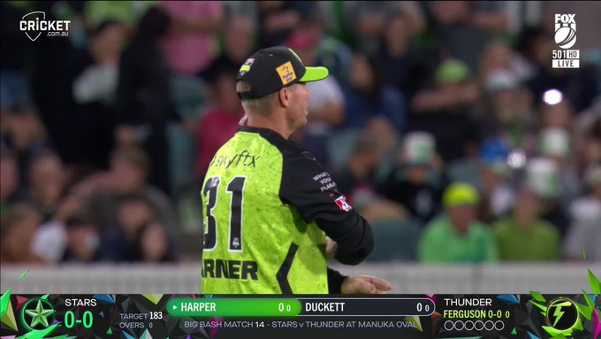 That is an extremely good first three balls from Lockie Ferguson❗ 📹 Credits: Twitter/BBL