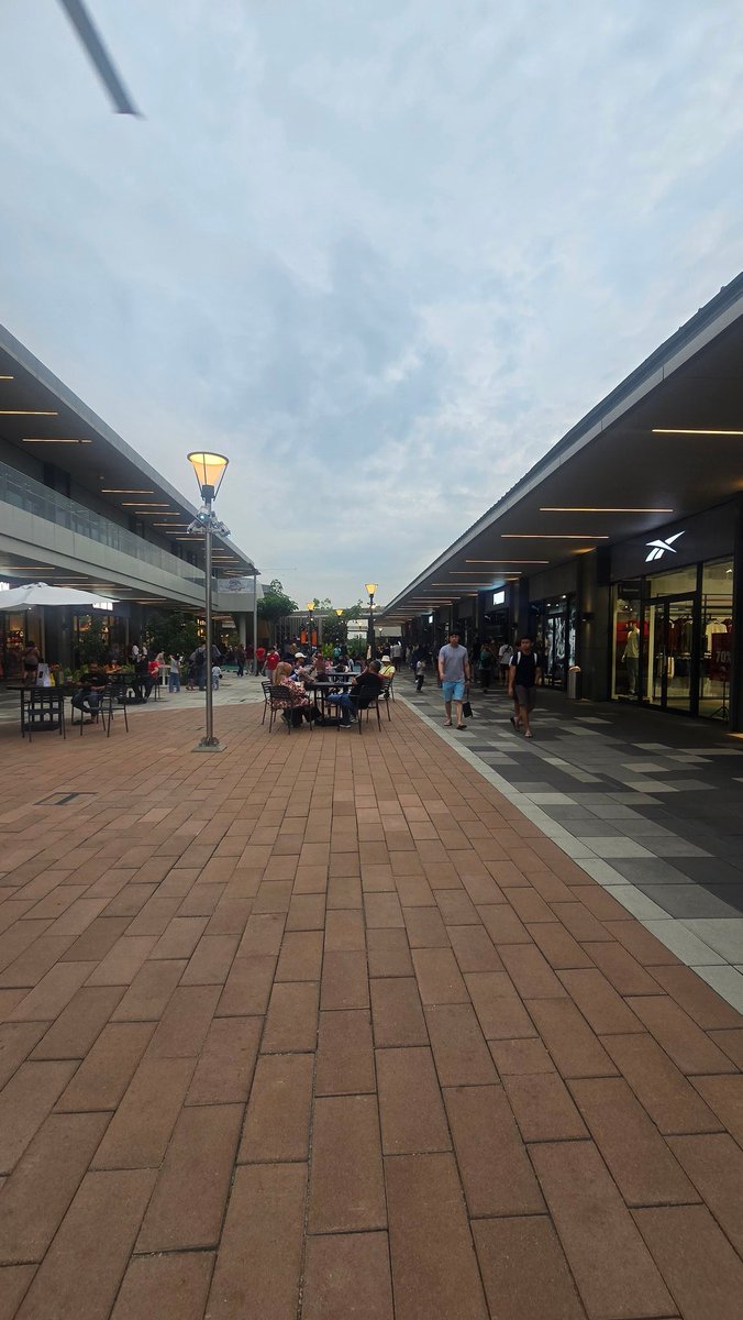 noneby's tweet image. Nyalahin @didut