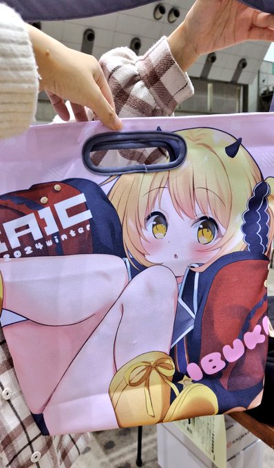 前日搬入行って新刊セット組んできた 新刊セットこんなかんじですー 