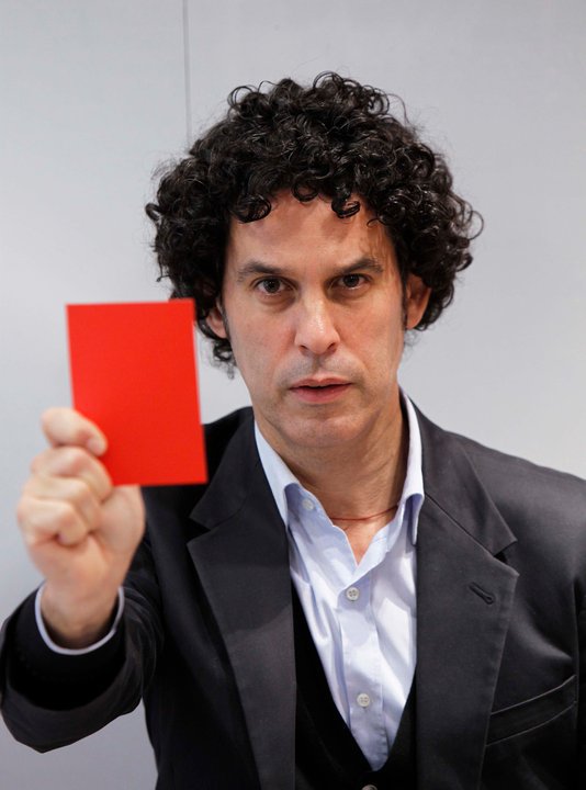 Hoy celebramos 20 años de la Ley Integral contra la #ViolenciaDeGénero en España, un hito que marcó un antes y un después en la lucha por los derechos de las mujeres. 

Sigamos trabajando para erradicar la violencia machista  #20AñosDeProgreso
#TarjetaRojaAlMaltratador