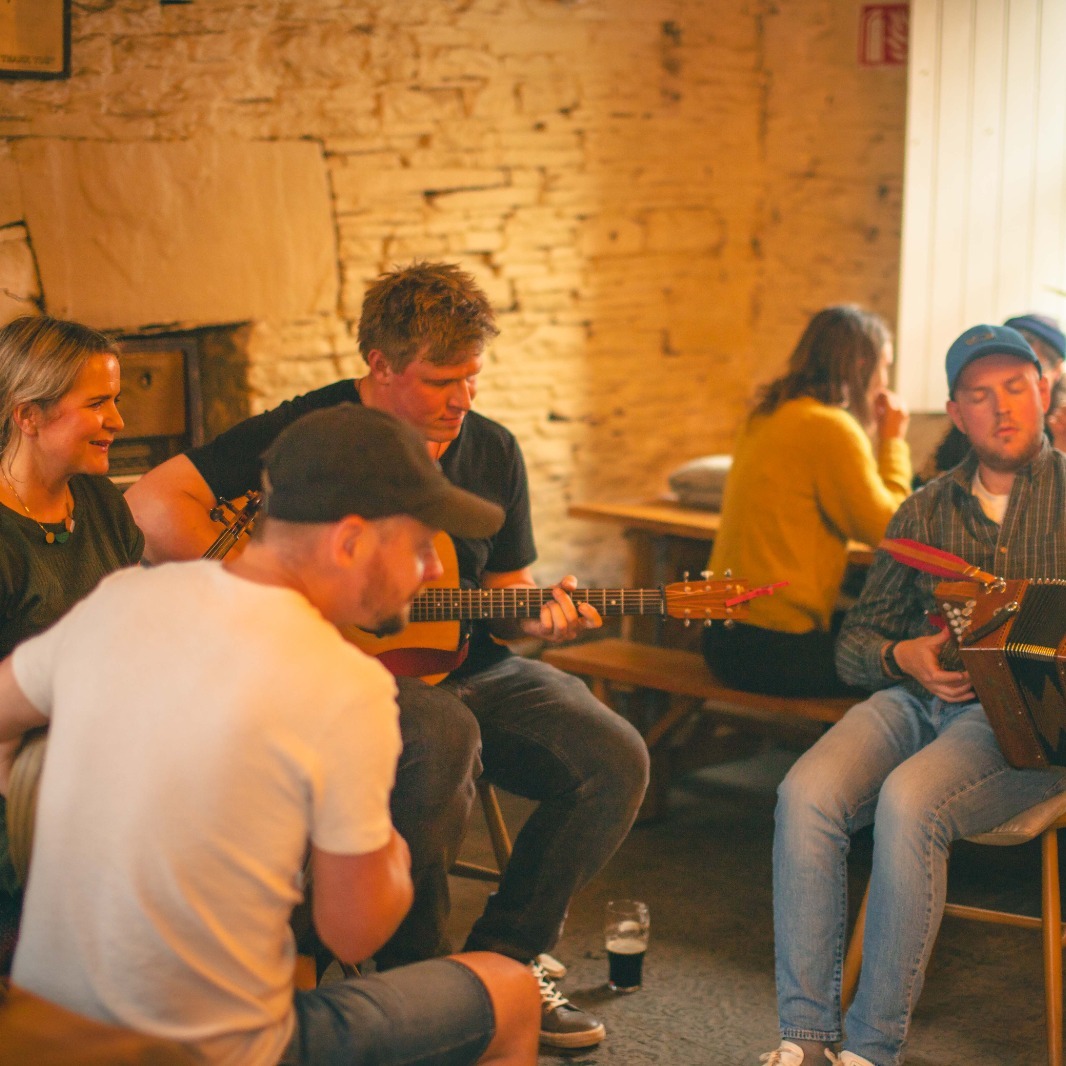 potduggans's tweet photo. Pots NYE Hootenanny is right 'round the corner 🥂🎉

Live Music from 5pm with Trish &amp; Bart in the Barns 

LIMITED TICKETS available for our Countdown show ⏰
- Visit https://t.co/uvXyqeNtpF to grab your tickets 🎟️

Cheers to the New Years x https://t.co/YaGhj7dvG2