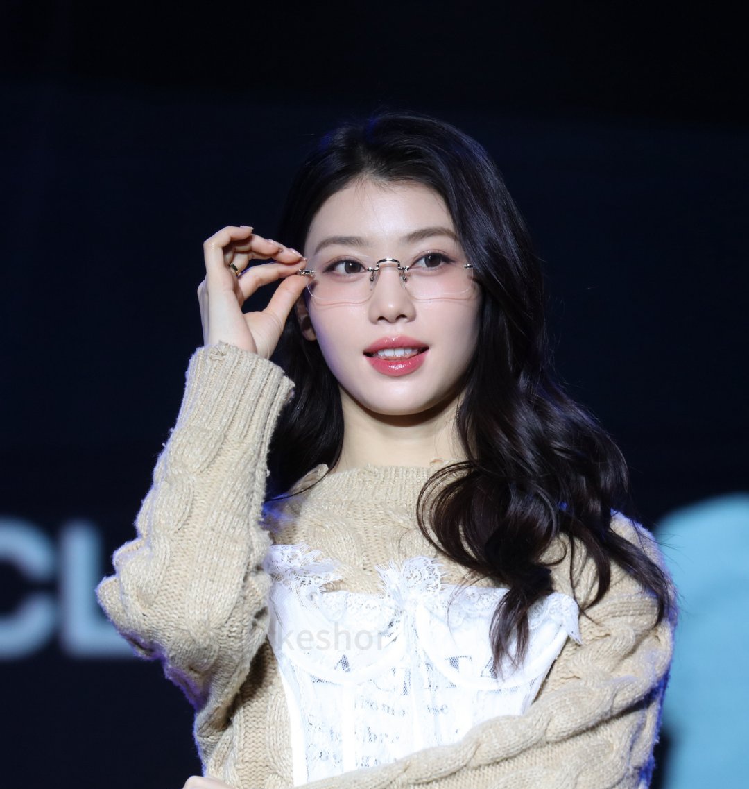 a cutie and hottie at the same time