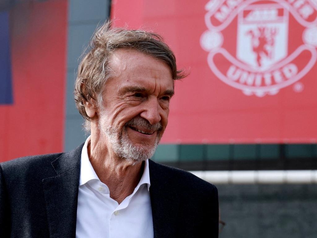 UtdDistrict's tweet photo. 🚨 | Sir Jim Ratcliffe has cut funding to the Association of Former Manchester United Players, a trust supporting low-income ex-players.

#mufc previously donated £40,000 a year, but the last two payments have not arrived. [The Sun] https://t.co/ALfj532X1g