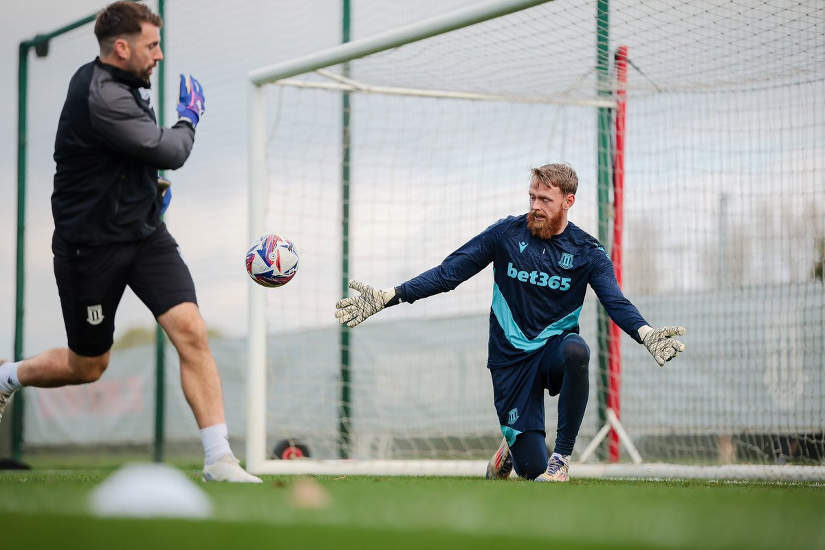 paulclementsgk's tweet image. All the best @stokecity 🧤 
I know that I gave it my all every day, let’s see what the future holds, I am happy to have worked with some incredible humans in Viktor, Jack, Frankie and the rest of the dressing room.