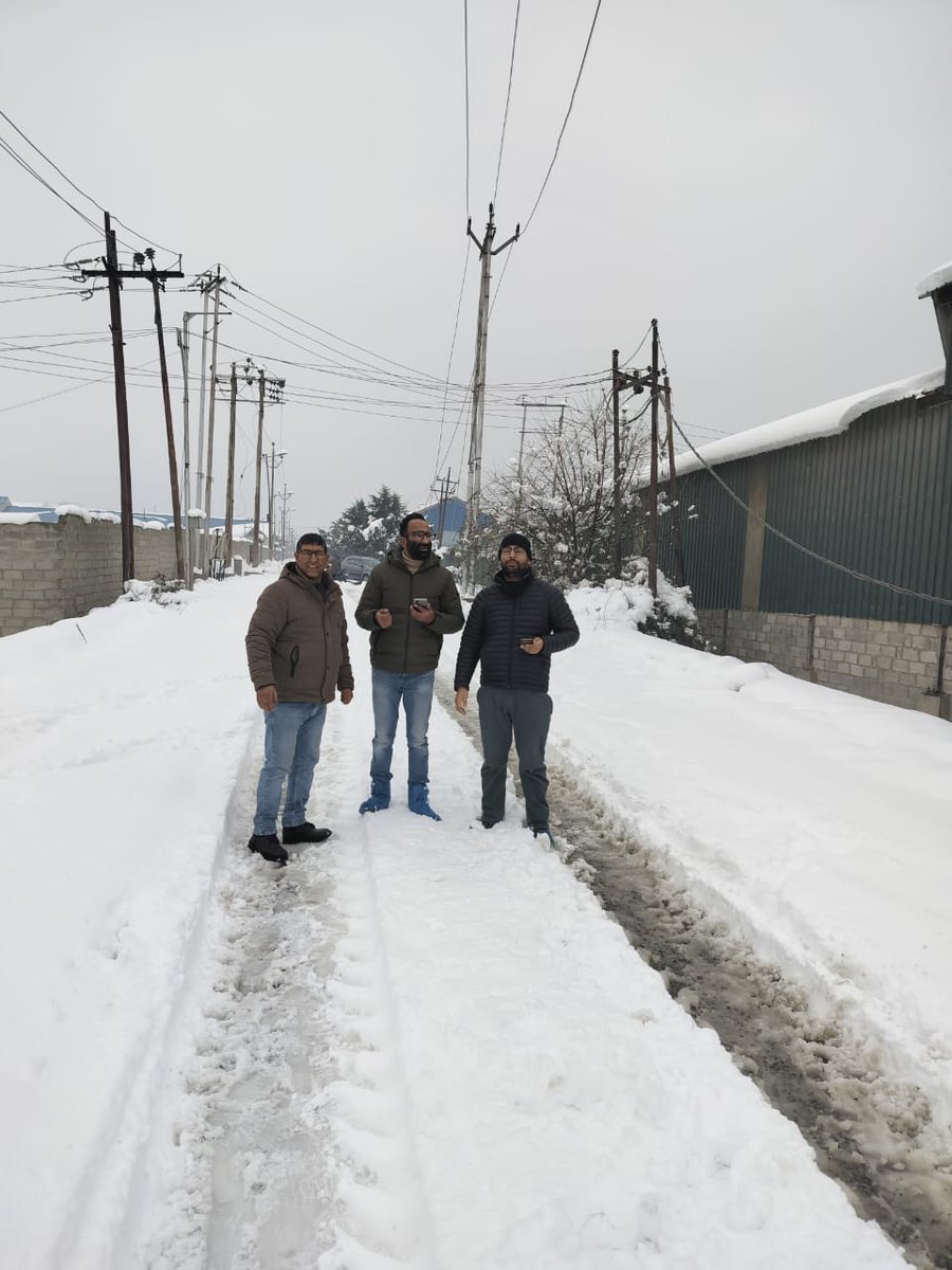O&M Sub Division Pulwama (KPDCL) (@sd_pulwama) on Twitter photo All Eleven No. 11 kV Industrial Feeders of SIDCO Lassipora and rural feeders namely Achan,Udoora, Lassipora emanating from old Lassipora have been restored fully .
<a href="/dcpulwama/">Deputy Commissioner Pulwama</a> <a href="/SeKpdclpulwama/">SE O&M KPDCL Pulwama_Official</a> <a href="/EDPulwama/">O&M Division,KPDCL, Pulwama</a> All Eleven No. 11 kV Industrial Feeders of SIDCO Lassipora and rural feeders namely Achan,Udoora, Lassipora emanating from old Lassipora have been restored fully .
<a href="/dcpulwama/">Deputy Commissioner Pulwama</a> <a href="/SeKpdclpulwama/">SE O&M KPDCL Pulwama_Official</a> <a href="/EDPulwama/">O&M Division,KPDCL, Pulwama</a>