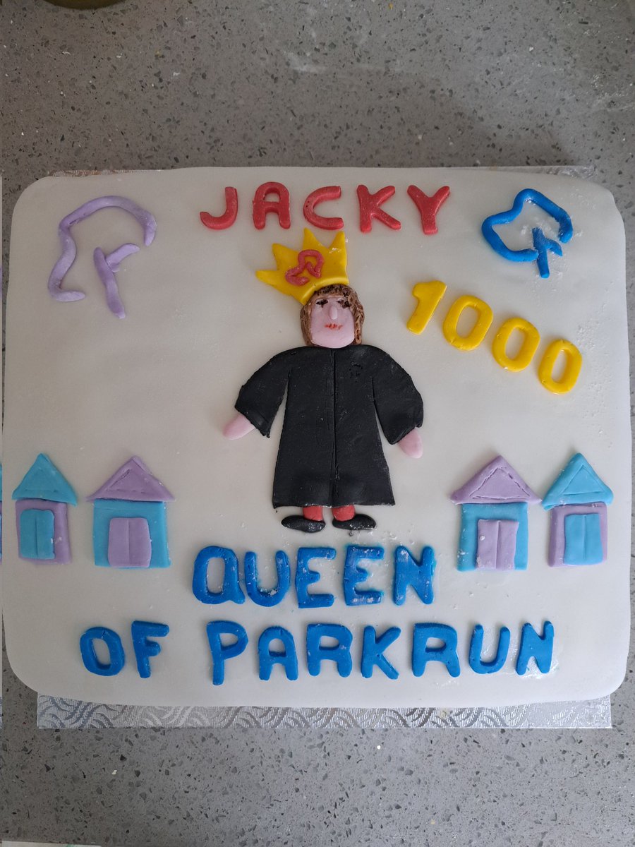 ann_bodimeade's tweet photo. My marathon bake for parkrun 
Celebrating the amazing Jacky McDonald's 1000 volunteer credit. https://t.co/K1VHTPvTyn