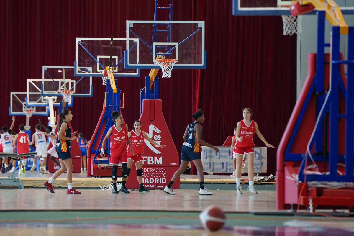 Culmina el torneo amistoso infantil en la Caja Mágica de Madrid con los siguientes resultados:

⛹🏻‍♀️Femenino:

Madrid 47 - <a href="/fbcv_es/">FBCV</a> 87
<a href="/FCBQ/">FCBQ</a> 77 - <a href="/FabasketAragon/">FABASKET</a> 58

⛹🏻Masculino:

<a href="/FCBQ/">FCBQ</a> 85 - <a href="/fbcv_es/">FBCV</a> 66
Madrid 66 - <a href="/FabasketAragon/">FABASKET</a> 60