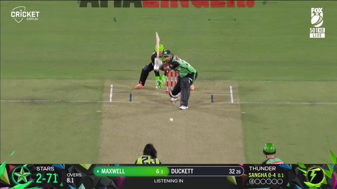 Safe to say David Warner is happy with that! 😅 Sangha gets The Big Show! 📹 Credits: Twitter/BBL