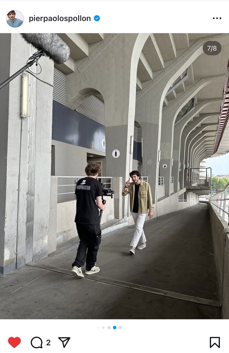 Francy18s's tweet image. ✨Spolloni✨ (rimarrà nella storia😂✈️) stasera su Canale 5 con #VersoIMagnifici5 , lo speciale su Vasco Rossi e i 7 concerti a San Siro💥
@pierspollon #Spollondì #Spollonverso #SpollonversoLuniversoPiùMagicoCheCè #IlSabatoNonÈBelloSeMancaIlCarosello