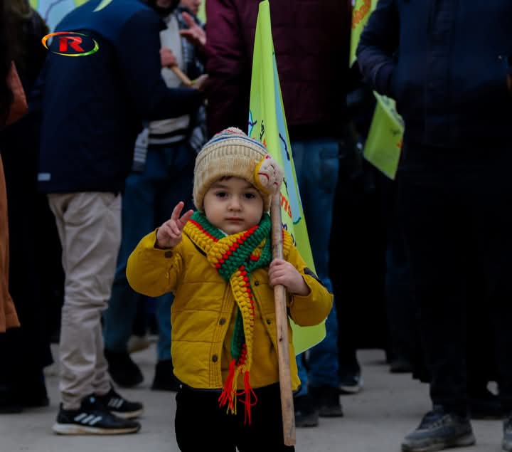 KurdIsrail's tweet image. 🔴A march in support of the Syrian Democratic Forces, the Women&apos;s Protection Units and the People&apos;s Protection Units in the Kurdish city of Kobani, northeastern Syria, and denouncing the Turkish attacks on the city of Kobani.

#Rojava_Post