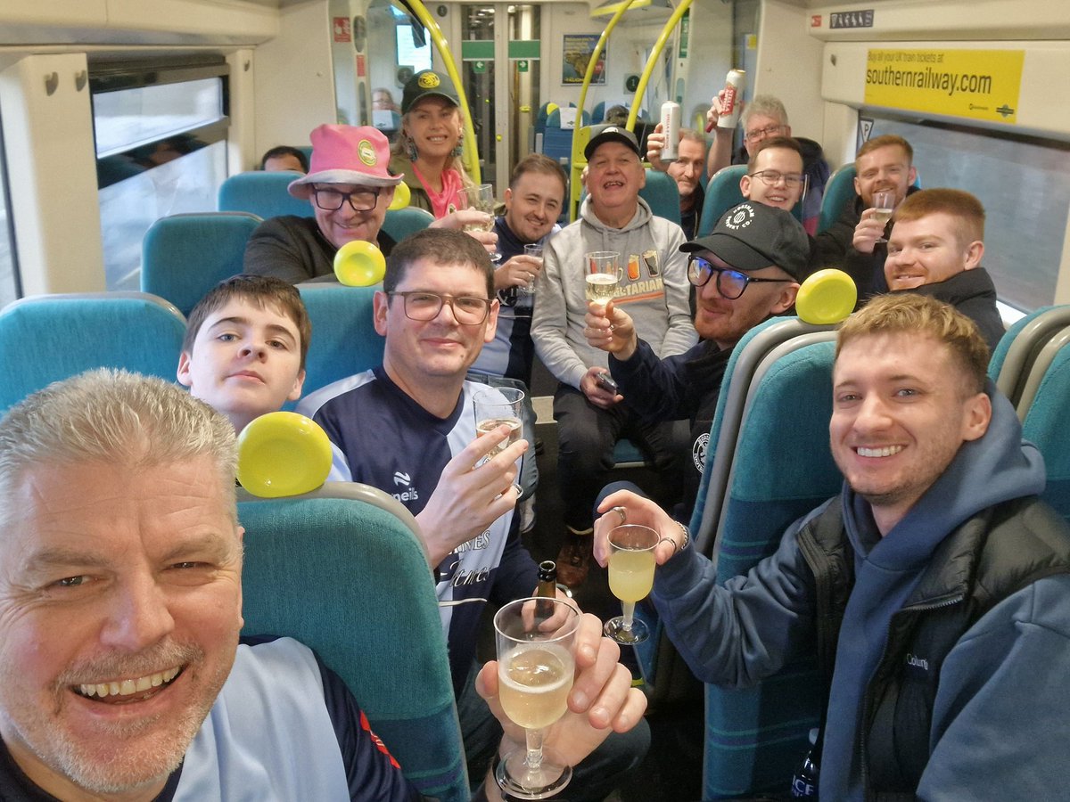 Lardy Army tweet media