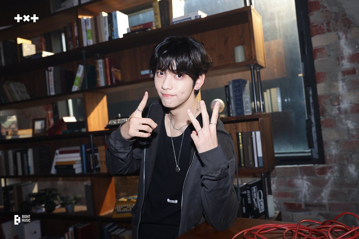 TXTintl_twt's tweet photo. ‘Forty One Winks’ Special Performance Video Photo Sketch — 2/6
#TOMORROW_X_TOGETHER #TXT
#TheStarChapter #SANCTUARY #FortyOneWinks #SOOBIN https://t.co/TUUj3Co5S5