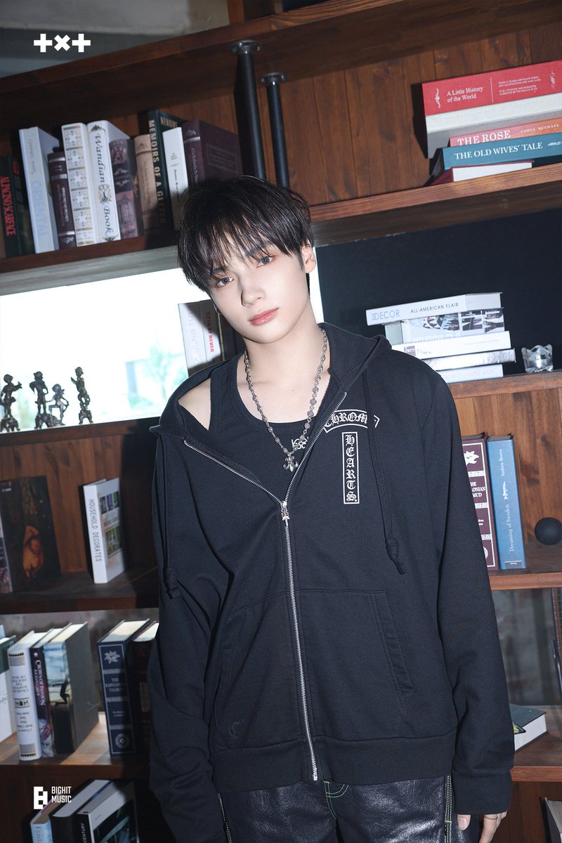 TXTintl_twt's tweet photo. ‘Forty One Winks’ Special Performance Video Photo Sketch — 6/6
#TOMORROW_X_TOGETHER #TXT
#TheStarChapter #SANCTUARY #FortyOneWinks #HUENINGKAI https://t.co/U8eiyPBwxi