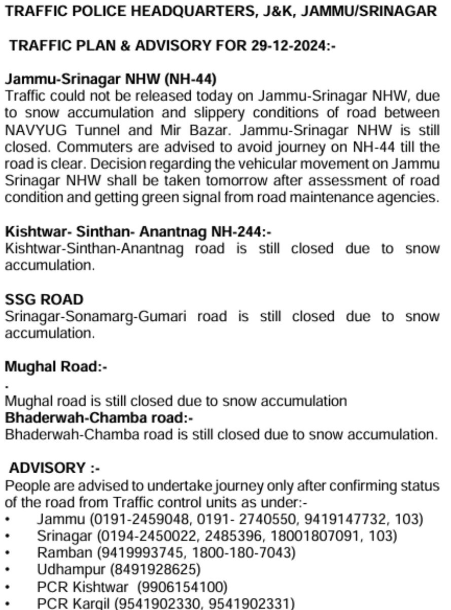 manojkaul1's tweet photo. Jammu-Srinagar national highway still closed for traffic. Stranded vehicles are being moved.Decision for resuming normal vehicular traffic to be taken tomorrow# winter#Kashmir snow#traffic police https://t.co/gcAVw1JHhN