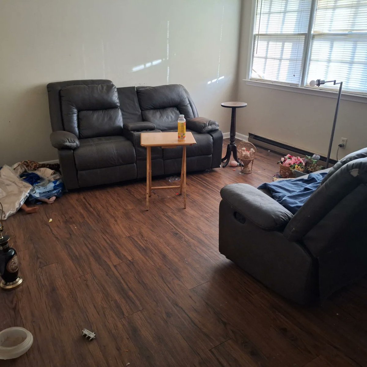 Junkdogstrash's tweet photo. Moving out? Don’t leave trash behind! Junk Dogs Trash Removal makes it easy to clean out your space &amp; leave it spotless. Eco-friendly, reliable, and affordable service you can count on. Call/Text
Thanks Jackie 336-615-5813 Junkdogstrashremoval@gmail.com https://t.co/HTxOqIvGix https://t.co/jtu3Yhbvqj