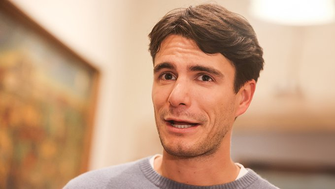 johnastria007 tweet media