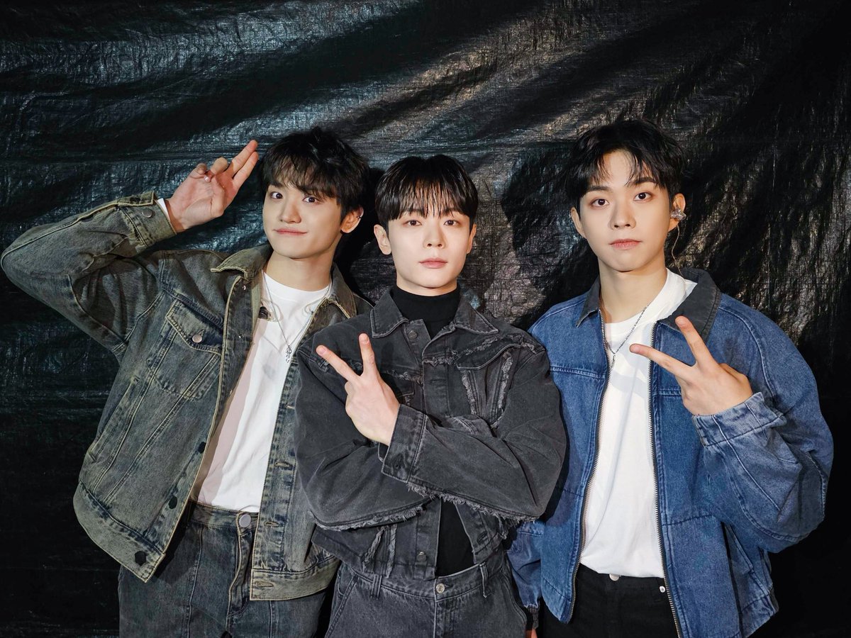 [#LUCY] 7 ROCK PRIME 2024 완료✔

추운 겨울도 후끈한 열기로 날려버린
LUCY의 무대🔥
7 ROCK PRIME 2024 너무 재밌었다!

#루시 #신예찬 #최상엽 #조원상