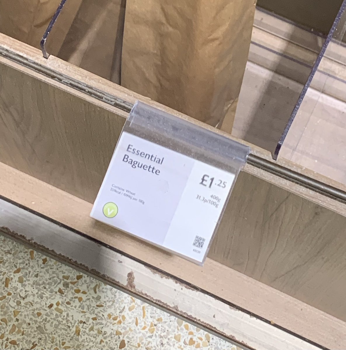 ChamarelDesigns's tweet photo. @waitrose Could you tell me why I was charged £1.30 for a baguette in your Enfield Town store today instead of the advertised £1.25? 

There was no staff member at the self-checkout when I went to query it. https://t.co/ySVskMoQ4E