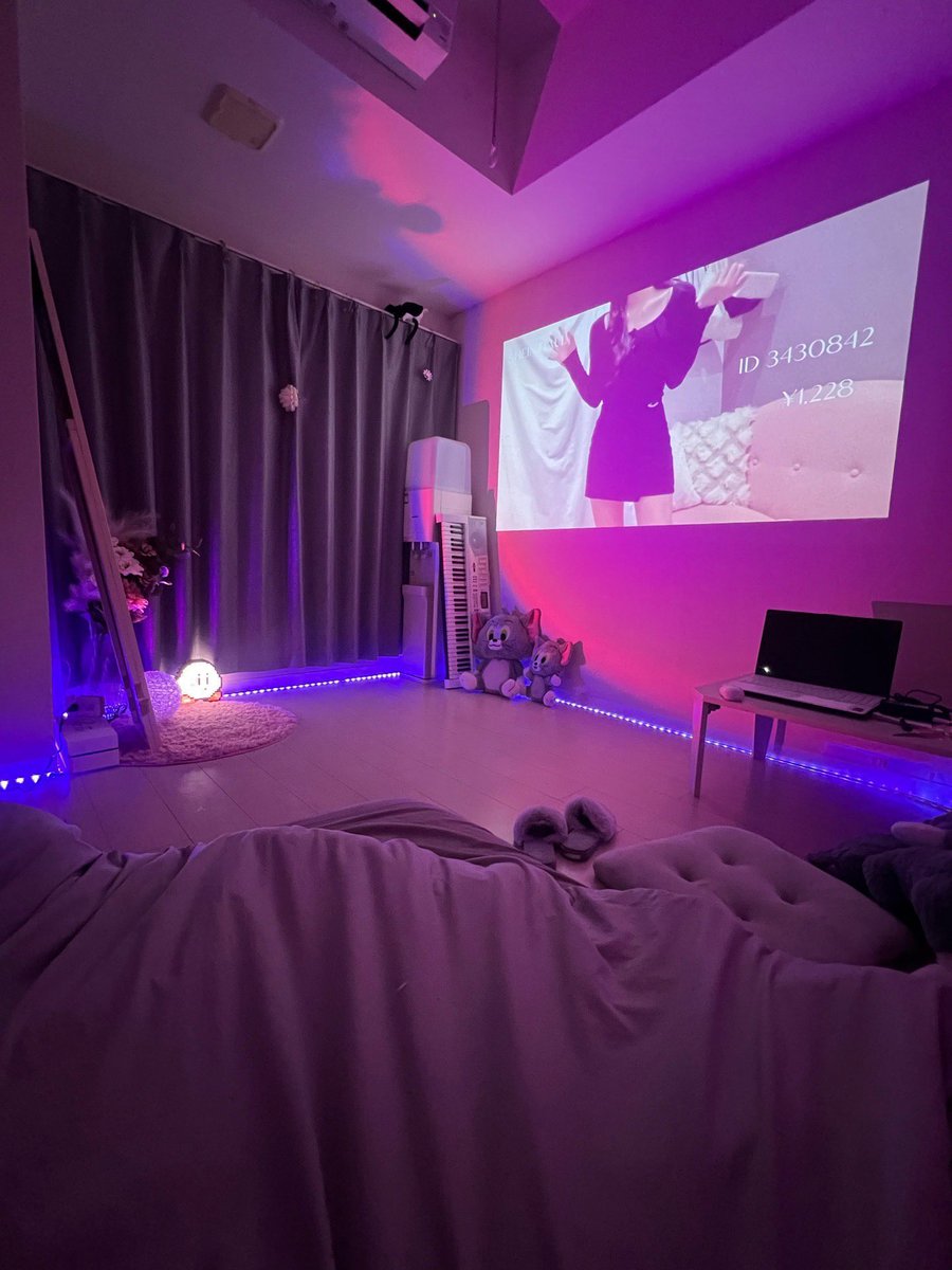 一人暮らしでさみしいです（ ;  ; ）

おうちきてくれる人いませんか、？🥺

・私(<a href="/z4rm8/">うた</a>)をフォロー
・このポストにいいねとリポスト
・コメントに「🏩」

条件満たした人にDMで住所送ります！！笑