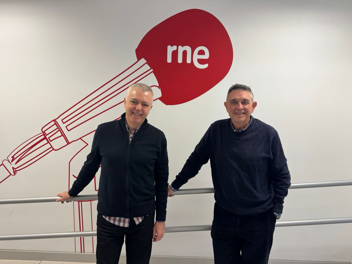 El gran <a href="/jorgeblass/">Jorge Blass</a>  nos presenta a los creadores de un Templo de la Magia: <a href="/GradaMagica/">Grada Mágica</a> . Son Armando Gómez y <a href="/MiguelGomezMago/">Miguel Gomez</a> . Son hermanos mágicos. Comparten apellido pero no son familia. Y, por supuesto, Armando y Miguel hacen magia para nosotros.